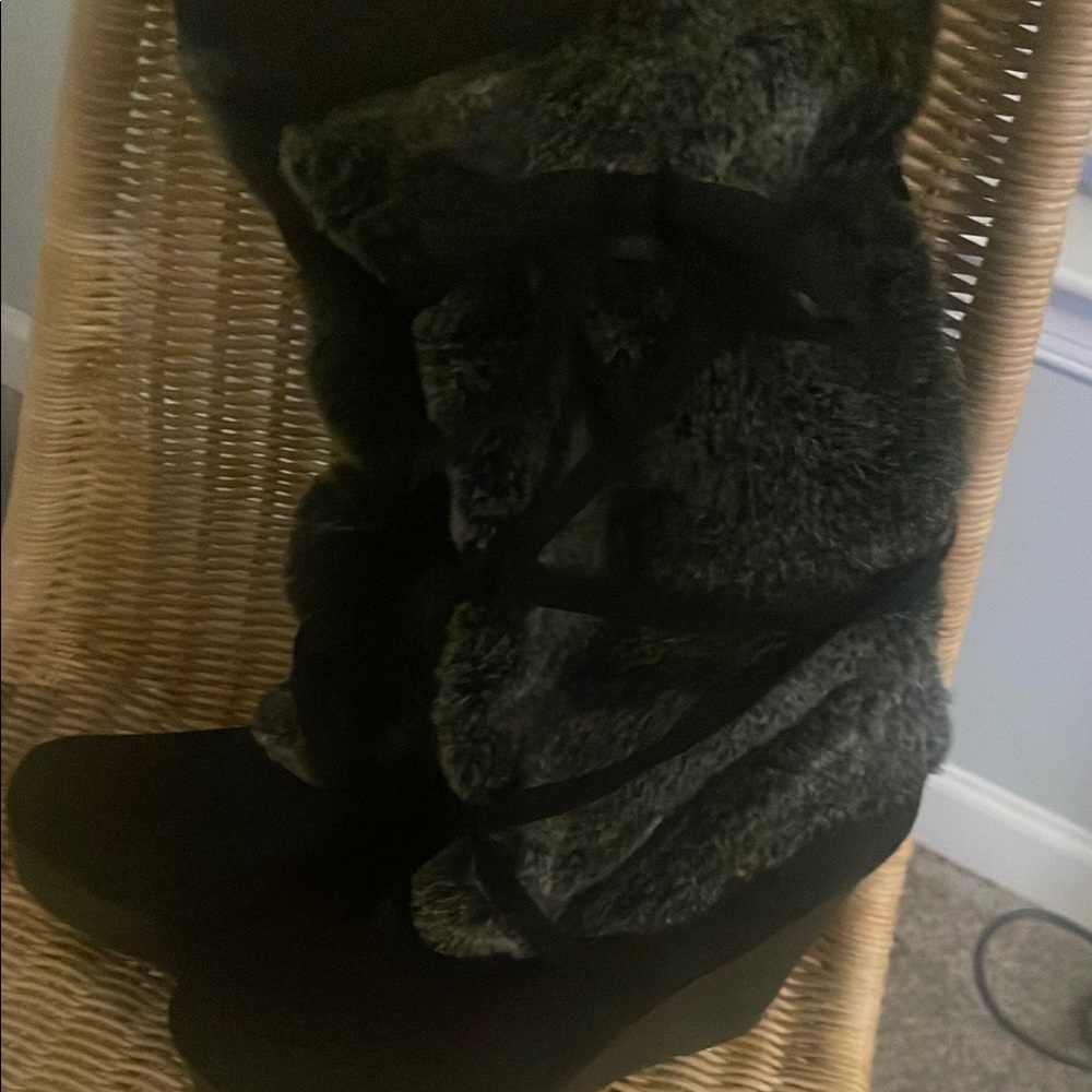 Chic Black Faux Fur Wedge Boots